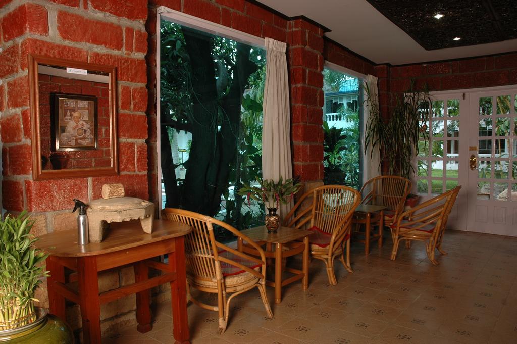Emerald Land Hotel Mandalay Exterior photo
